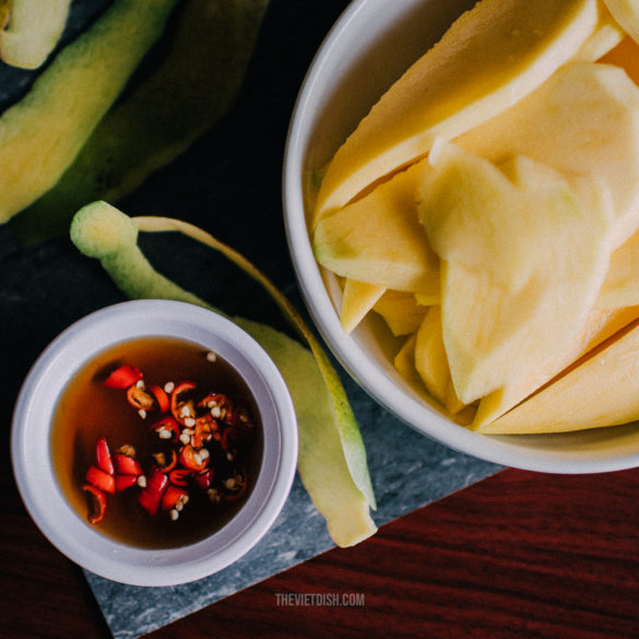 how to make vietnamese green mango with sweet fish sauce