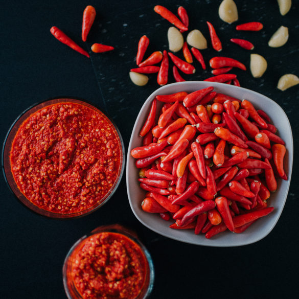 vietnamese homemade chili garlic sauce recipe how to make vietnamese homemade chili garlic sauce
